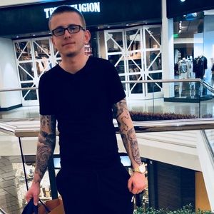 Meet your Posher, Aaron